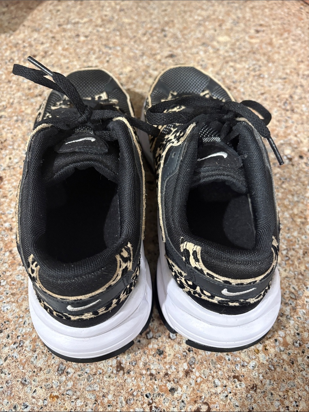 Nike AL8 women's sneakers in a black and leopard print. - Picture 2 of 5